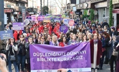 Kadınlar, düşledikleri dünyayı birlikte kurmak için yürüdü