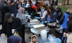 YASAV’dan Ulucami bahçesinde ramazan iftarı