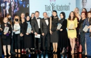 Türk İş Kadınları Plaket Töreni Çırağan Sarayı'nda gerçekleşti