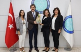 “Kadınlarımızın güçlü geleceği için çalışıyoruz”