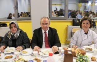 BUİKAD iftarda gençlerle buluştu