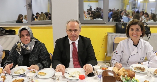 BUİKAD iftarda gençlerle buluştu